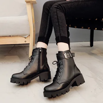 

New women's boots in autumn winter 2019 short tube flat bottom anti slip lace up belt buckle showing thin motorcycle
