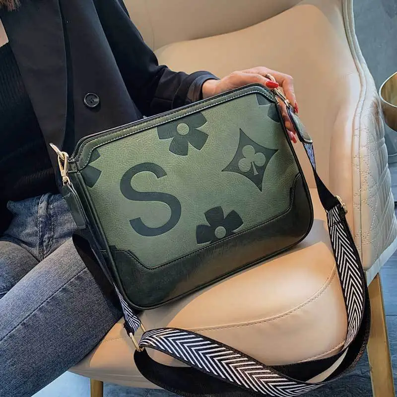 

Super Fire Ozhouzhan Bag WOMEN'S Messenger Bag Large Capacity Wide-Strap Shoulder Bag Versitile Fashion New Style Lettered Embos
