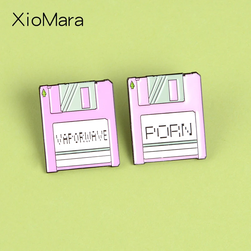 

Meme Hard disk Enamel Pins Private Secret File Record Memory Card Brooch Denim Lapel Pin Decoration Badge Fashion Jewelry Gift