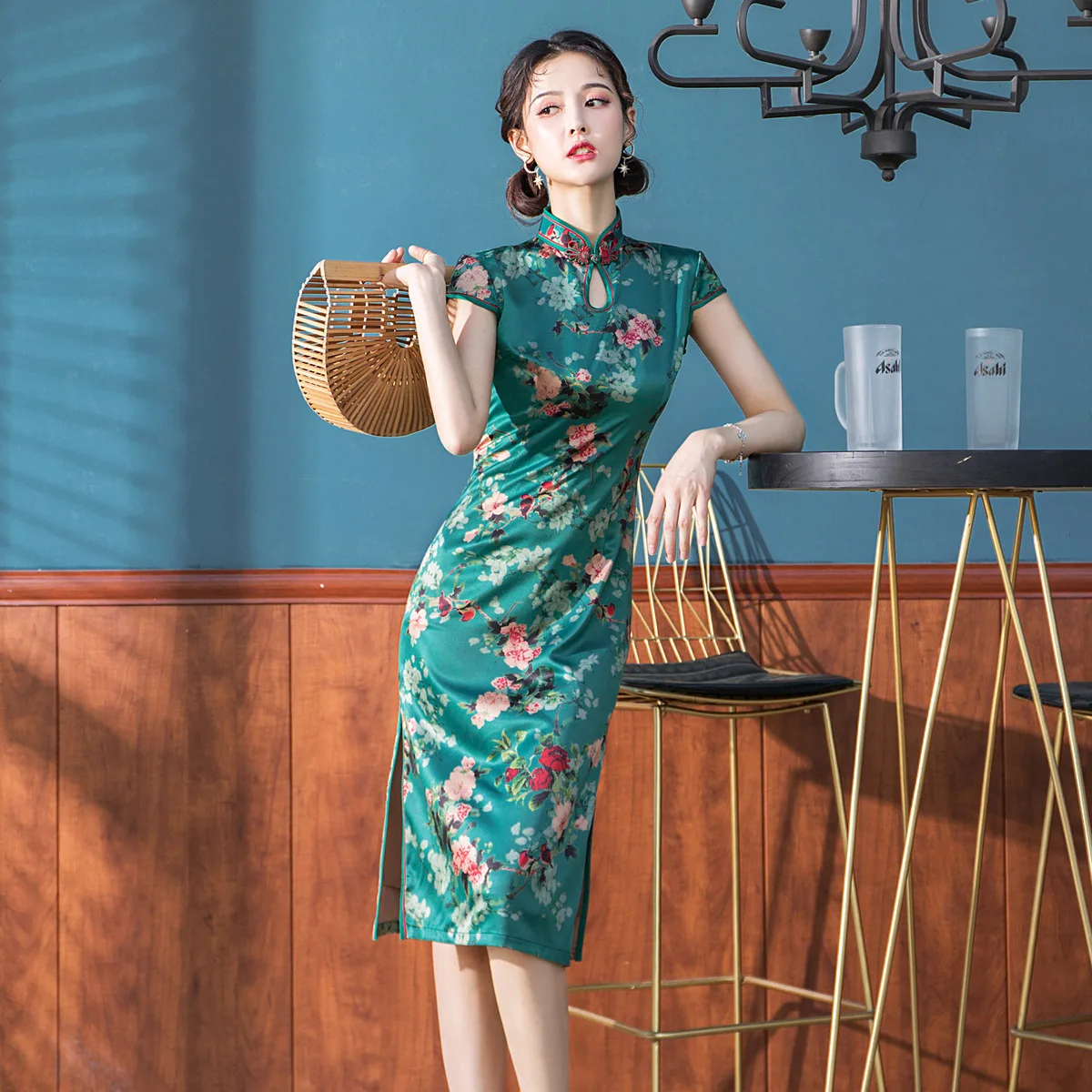 

Open Rain 2018 Spring And Summer New Style Aromatic Silk Red And Green Double Color Cheongsam Youth Elegant Cheongsam Debutante-
