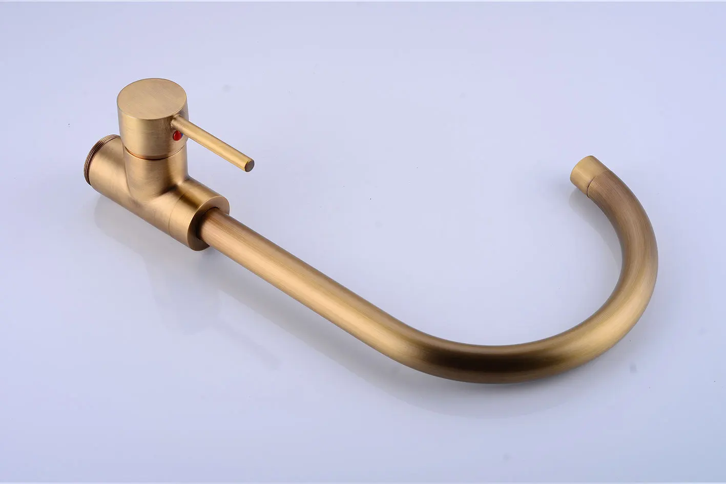 Bathroom faucet, non gold / Black / old dyed shower faucet, floor mounted