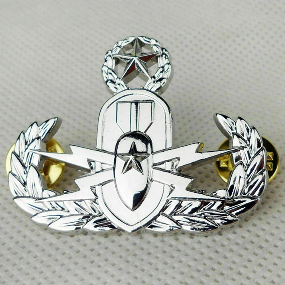 US EXPLOSIVE ORDNANCE DISPOSAL EOD MASTER BADGE PIN INSIGNIA COCKADE SILVER |