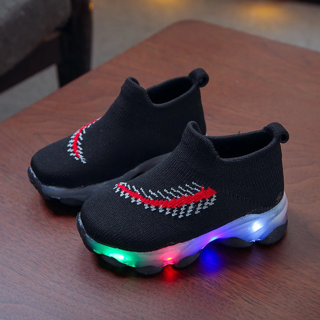 Модная светящаяся детская обувь для девочек и мальчиков; сетчатые светящиеся носки с перьями; спортивные кроссовки для бега; повседневная обувь; ботинки для детей