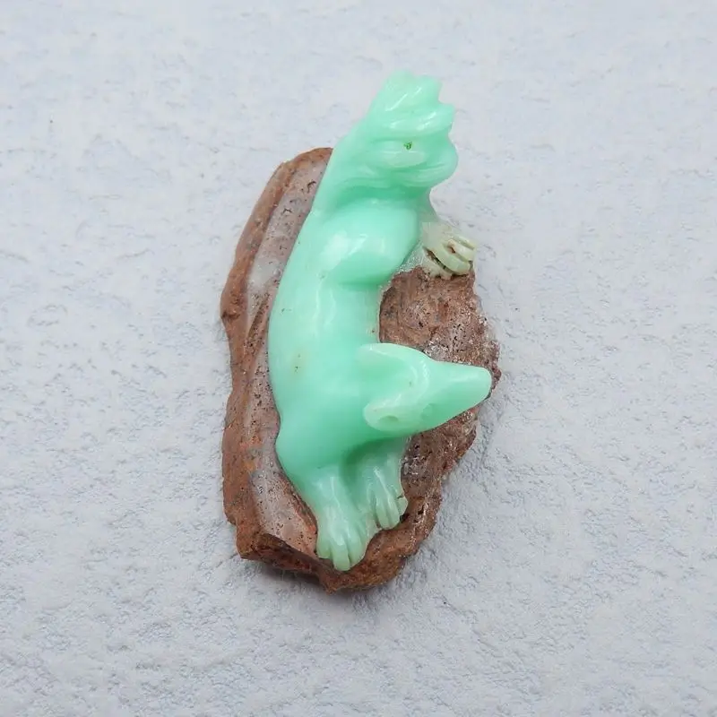 Semiprecious Stones Carved Animal Chrysoprase Cabochon 44x25x17mm,15.7g Natural Stone Wolf Handcarving Chrysoprase Handicraft