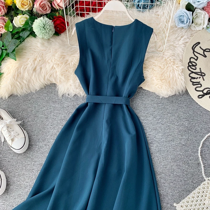 Elegant A-line Sleeveless V-neck Midi Dress