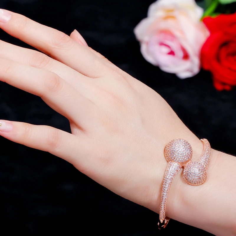 CWWZircons полный Micro Pave CZ циркония круглый шар 585 розовое золото открытый жесткий браслет для свадьбы Дубай Свадебные ювелирные изделия BG040