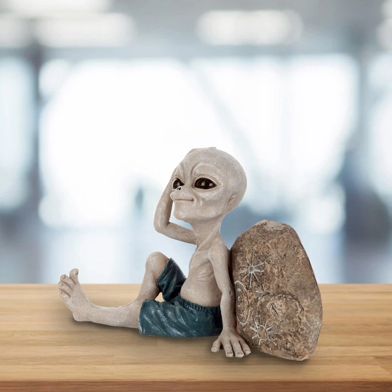 Miniatures Outer Space Alien Touching Head Statue Resin Crafts Surfing Sculpture Figurine Outdoor Home Decoration | Дом и сад
