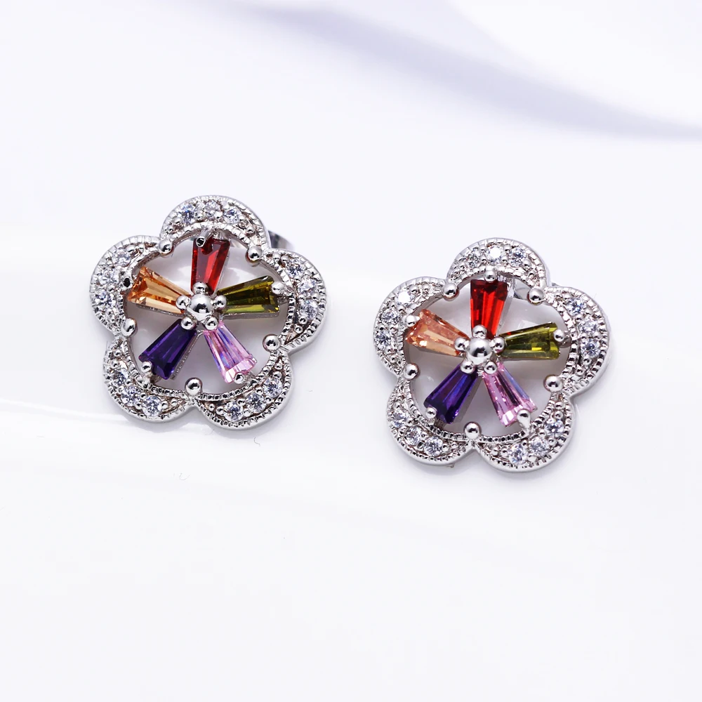 Colorful stud earrings (3)