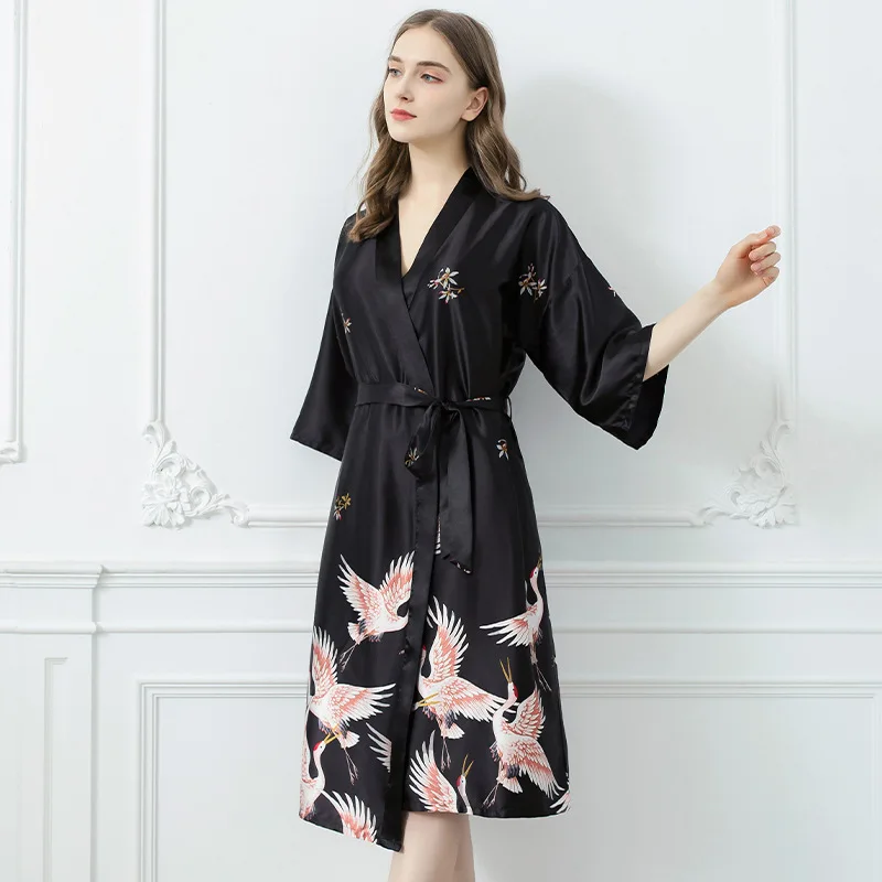 Stylish Men Bathrobe Silk Kimono Half Sleeves Robe Chinese Lucky Dragon Print Pajamas Men Gown Bathrobe Men Loungewear Homewear