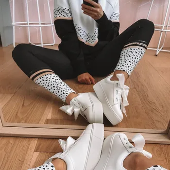 

DARK PERFUME 2020 Fall White Black Sleeping V-neck Long Sleeve Pajama Set Women's Breathable Warm Soft Pajama Set Women Fashion