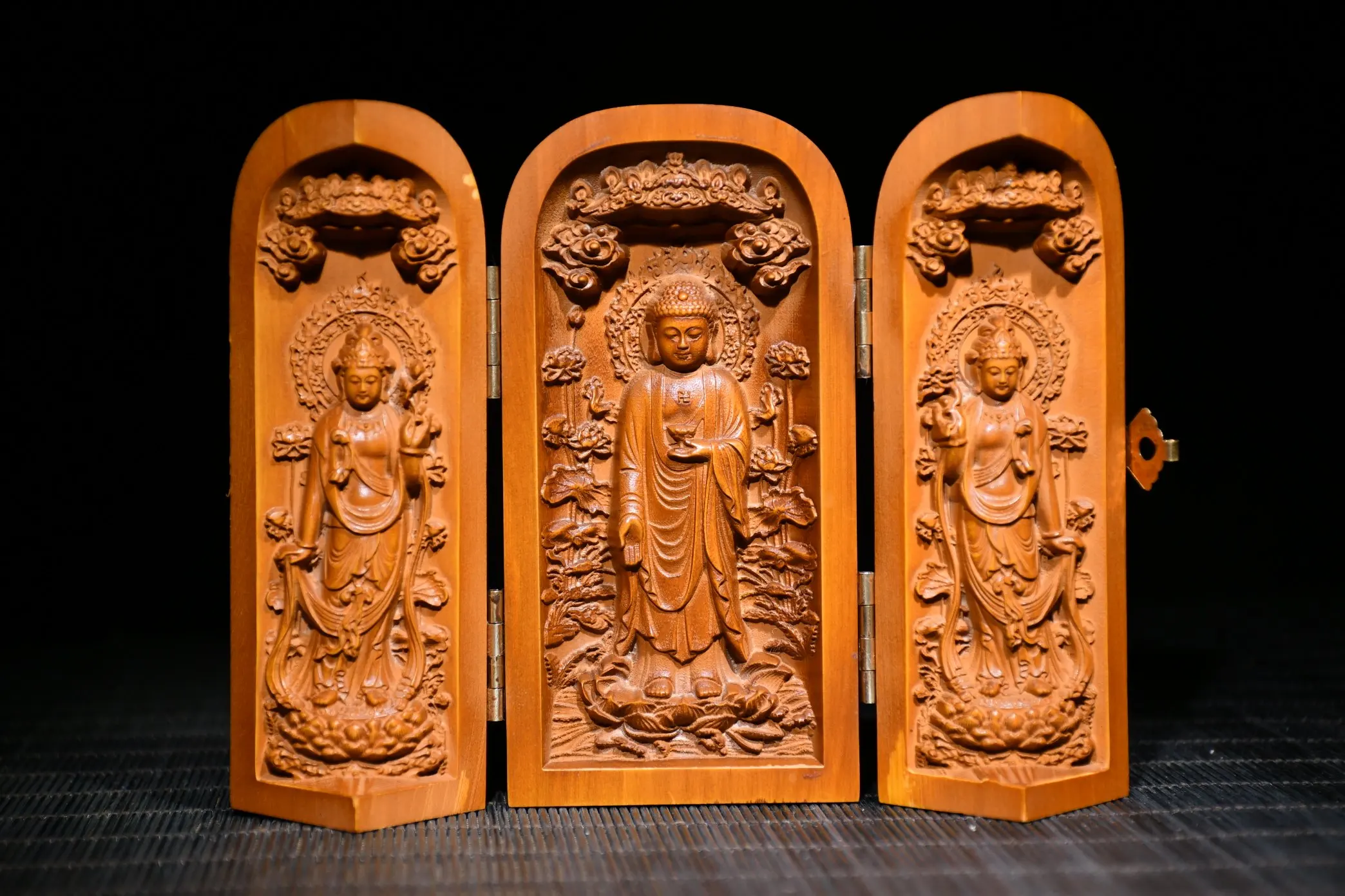 

4"Tibet Temple Collection Old Boxwood Three Sages of the East Buddha statue Buddhist altar Three open boxes Office