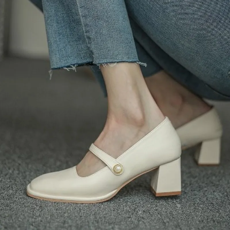 

2020 New Women Pumps Black High heels Lady Patent leather Thick with Autumn Pointed Single Shoes Female Sandals B942