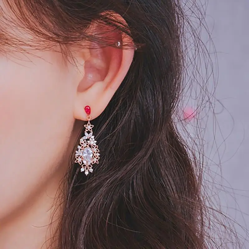 

Fashion Retro Gentle Scalloped Pearl Silver Earring Women Zircon French Long Earring Openwork Flower Ear Jewelry
