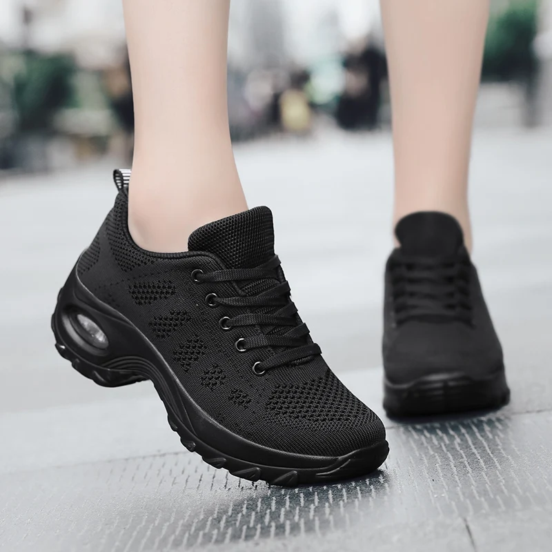 Walking Shoes 2021 New Women Breathable Casual Shoes Outdoor Light Weight Frenulum Casual Walking Platform Ladies Sneakers Black 