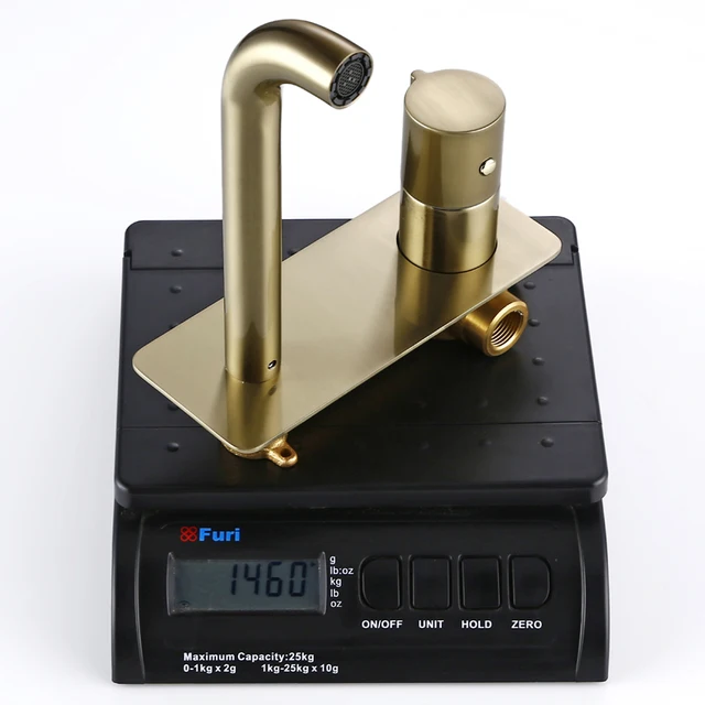 Smesiteli ห้องน้ำอ่างล้างหน้าก๊อกน้ำแผ่นร้อนและเย็น Wall-Mount Mixer แตะแปรงก๊อกน้ำทองที่มีลูกบิด 6