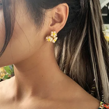 

E8405 Europe and America Crystal Flower Earrings Sweet Elegant Flowers Alloy Earrings