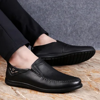 

2020 Luxury Brand Genuine Leather Men Casual Shoes Mens Loafers Moccasins Breathable Slip On Male Driving Shoes Plus Size 36-46