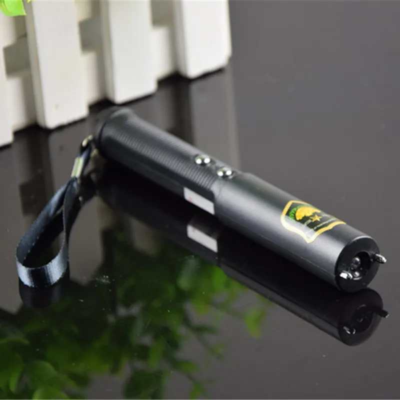 Flashlight-Prank-Toys-Electric-Shock-Batons-Stick-Prank-Toys-April-Fool-Day-Trick-Props-Funny-Toys (1)