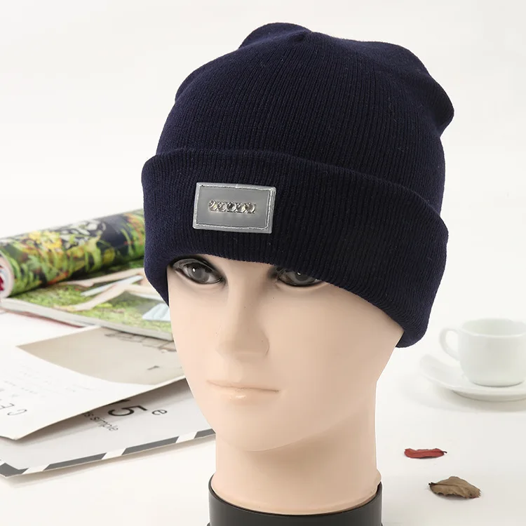 

Button Cell-5 LED Luminescent Lamp Cap Knitted Hat Nursing outside Winter Yarn Skiing Hat
