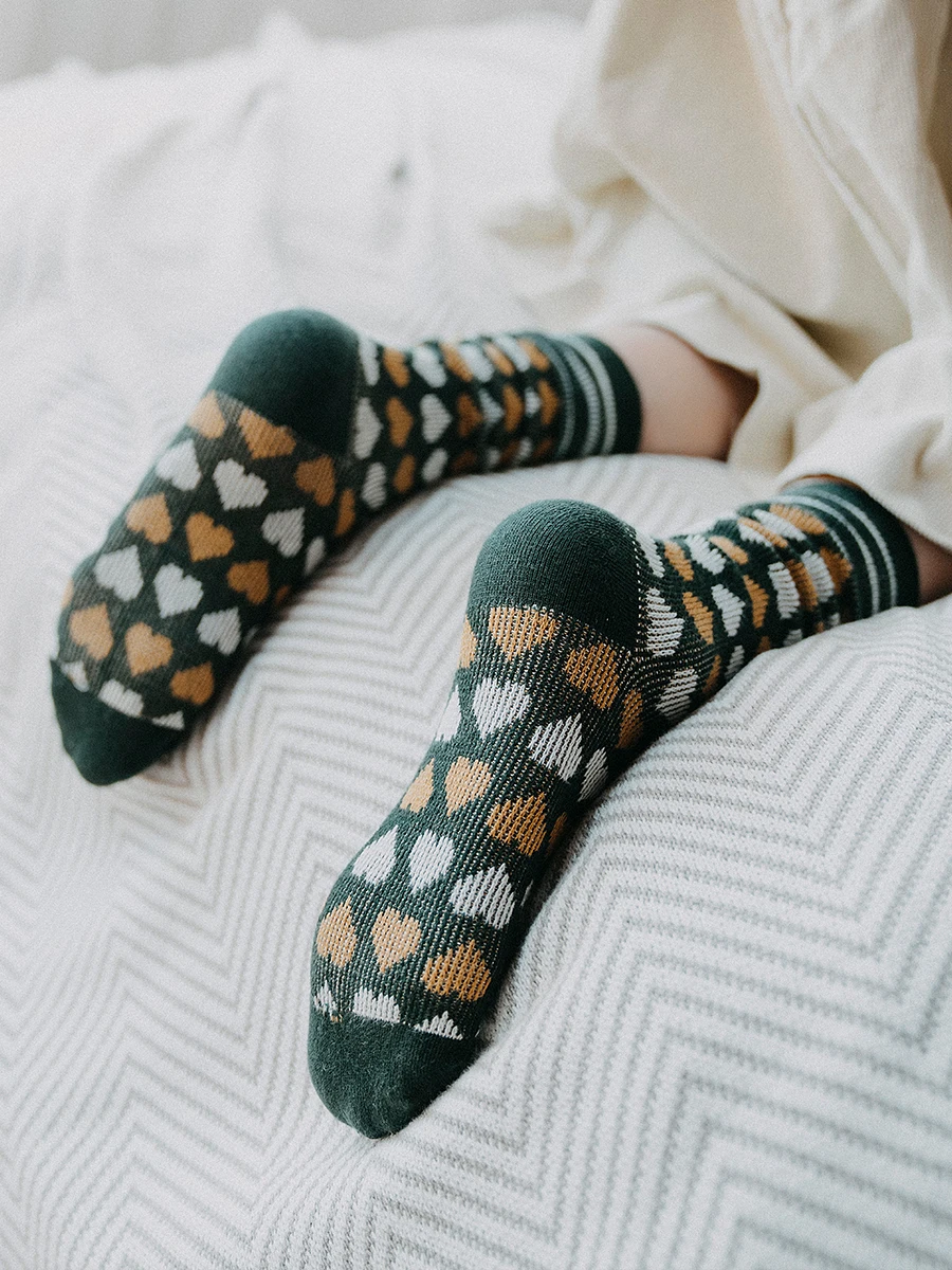 2 Pairs Pack Trendy Hearts Printed School Girl Mid-calf Cotton Socks