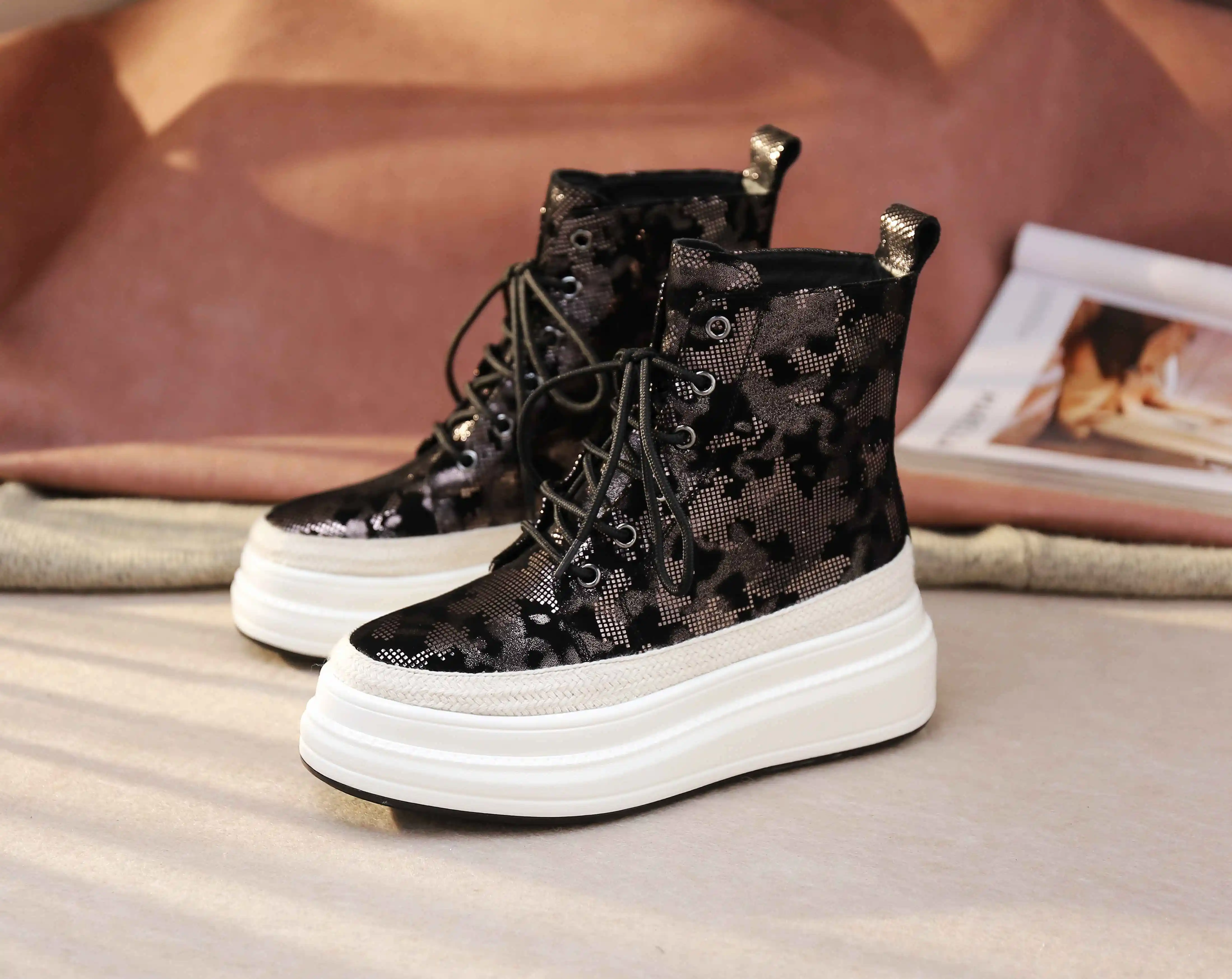 krazing pot new prints special sheep leather round toe med heel gladiator platform young girl street fashion mid-calf boots l2f7