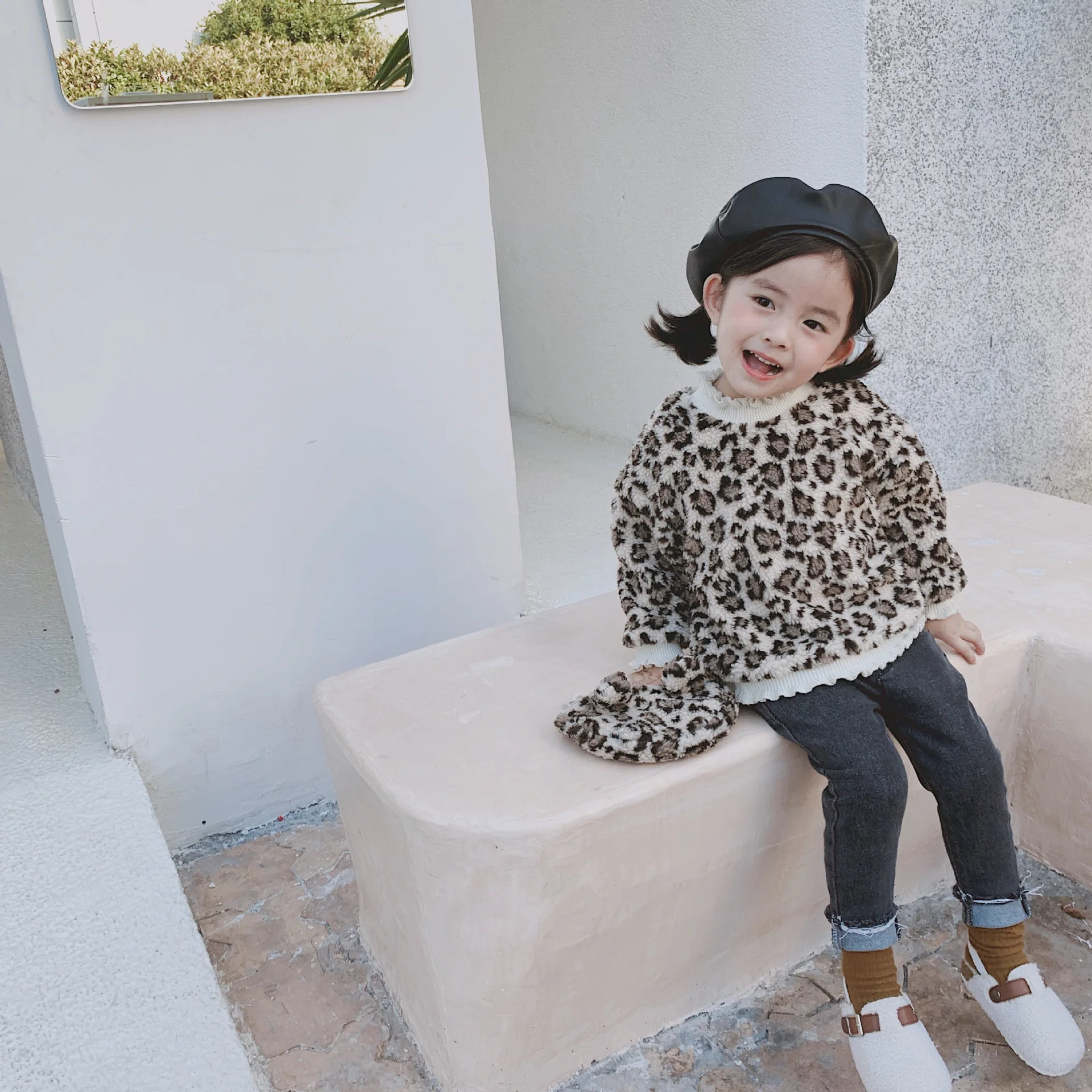 Коллекция года, осенне-зимняя детская одежда Детский бархатный свитер с леопардовым принтом