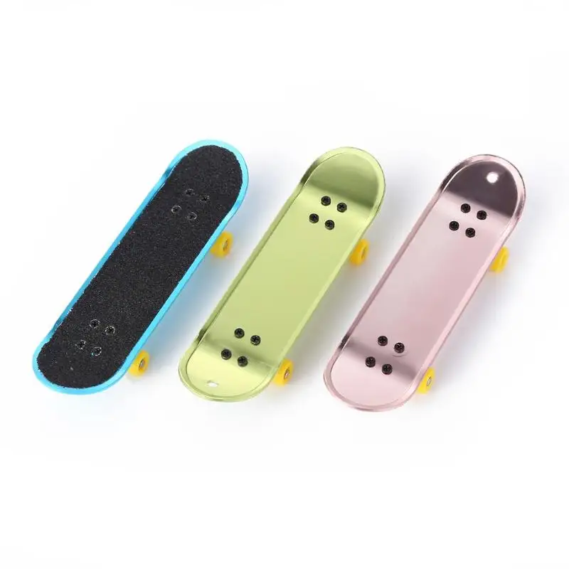 

Mini Skateboards Set Alloy Finger Skate Board Developmental Toys (Random)