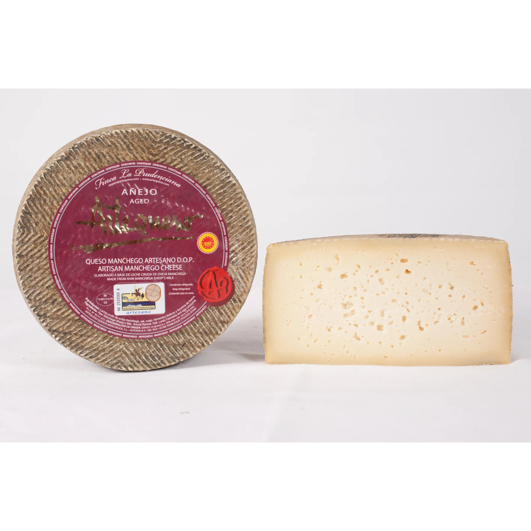 Manchego cheese craftsman aged D.O.P. -ARTEQUESO. -Piece 1.5Kg