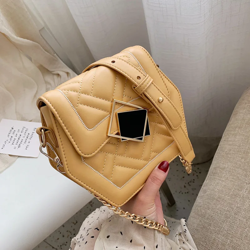 

New 2019 embroidery chain package summer small fresh oblique satchel with ins air network red small bag.