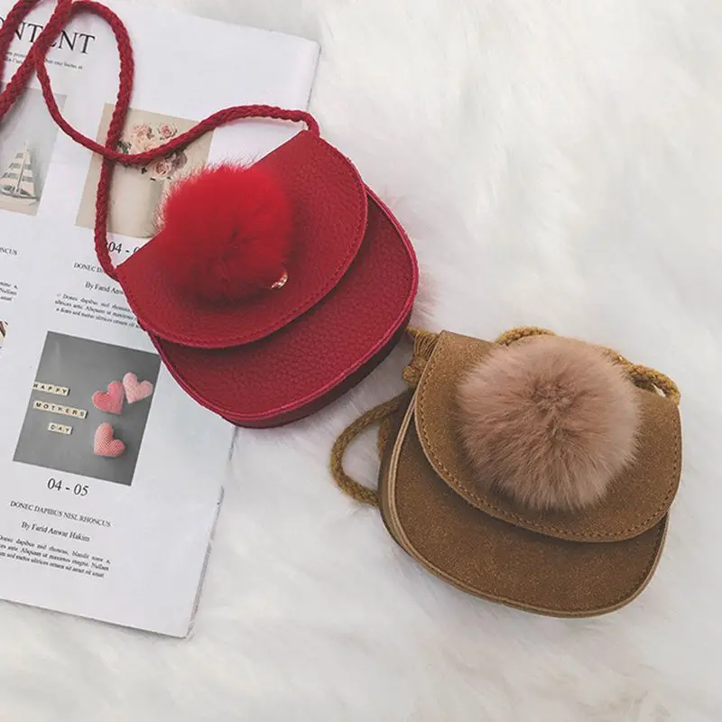 Новая детская кожаная сумка-мессенджер для девочек с милыми помпонами, сумка на плечо для маленьких девочек, мини сумка через плечо