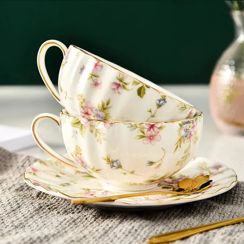 Ceramic Coffee Cup Set British Style Bone China Golden edge Tea Cup Saucer Spoon ceramic coffee cup set