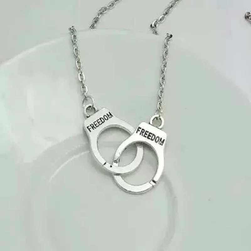 Europe and the United States new summer fashion popular new handcuffs beach beach personality bracelet necklace ornaments
