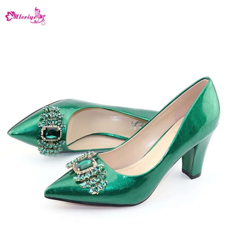 Женские туфли зеленого цвета в африканском стиле; Украшенные стразами; Итальянские женские вечерние туфли; Итальянские женские летние пикантные туфли-лодочки на высоком каблуке