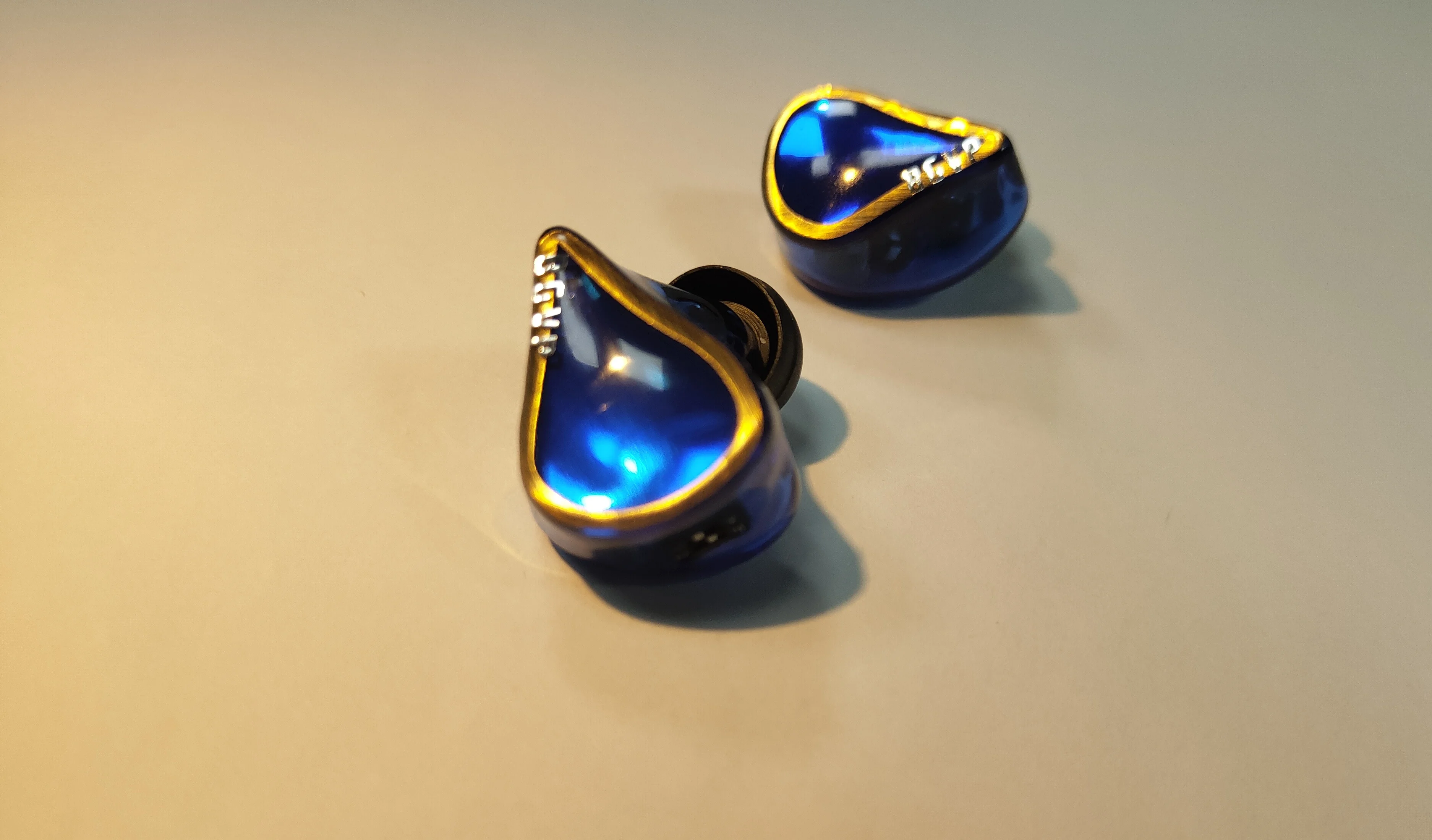 

BGVP DH3 1DD + 2BA hнbrido Triple Driver in-ear Hifi Muic DJ monitores con Cable desmontable MMCX auricular audiуfilo de mъsica