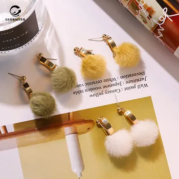 

Temperament fashion Wild Japan and Korean Mink fur ball earrings New trendy female earrings Non-allergic needle Net red 419