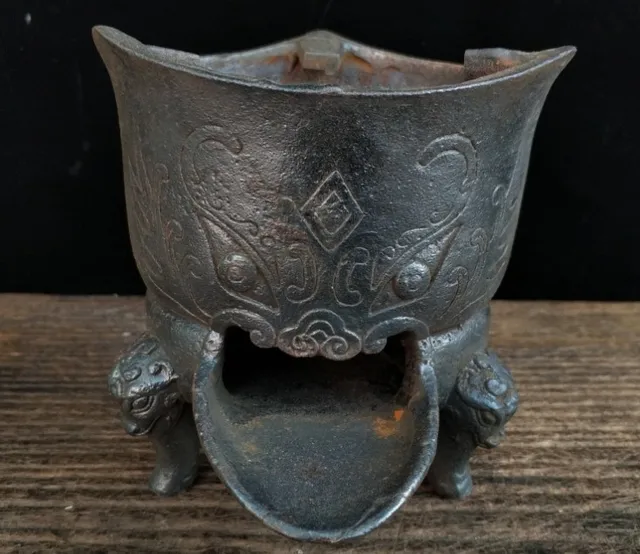 레트로 주철 바베큐 그릴 테이블로 잊지 못할 야외 모임을 연출하세요.