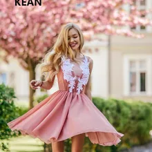 Розовые платья шифон Танк Аппликация Длина колена трапециевидной формы плиссированные vetidos элегантные коктейльные платья