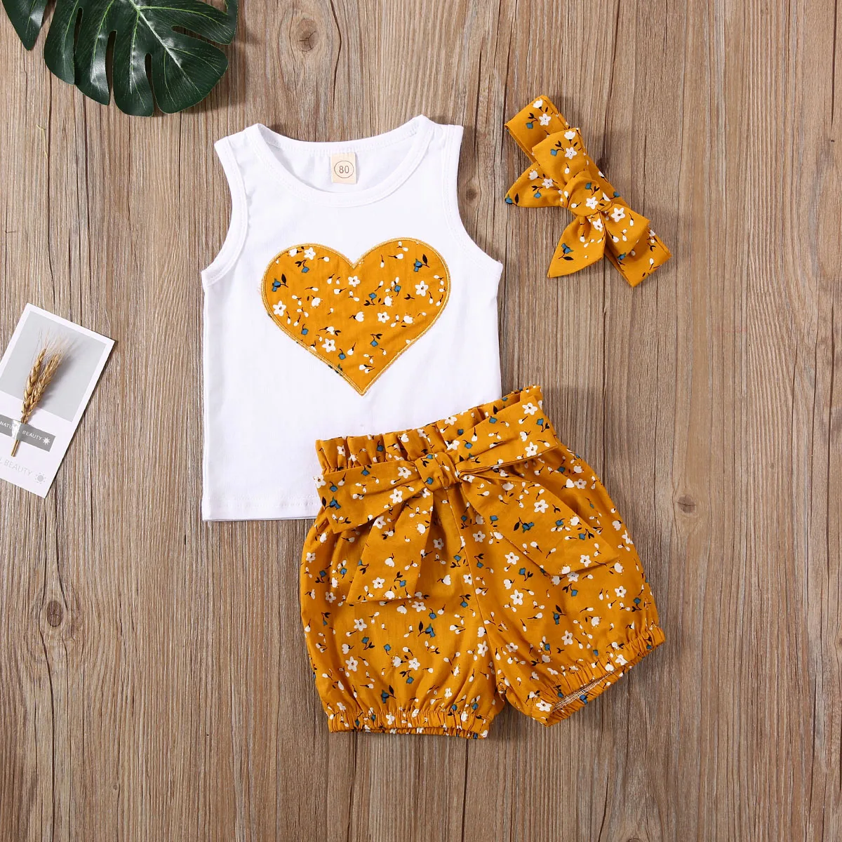 

Emmababy Newborn Baby Girl Clothes Summer Flower Print Peach Heart Sleeveless Tops Short Pants Headband 3Pcs Outfits Sunsuit