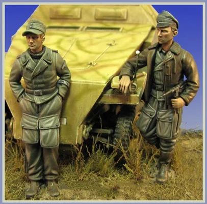 

1/35 Resin Model Building Kit Figure Soldier 2 figures( not contain Armored car)