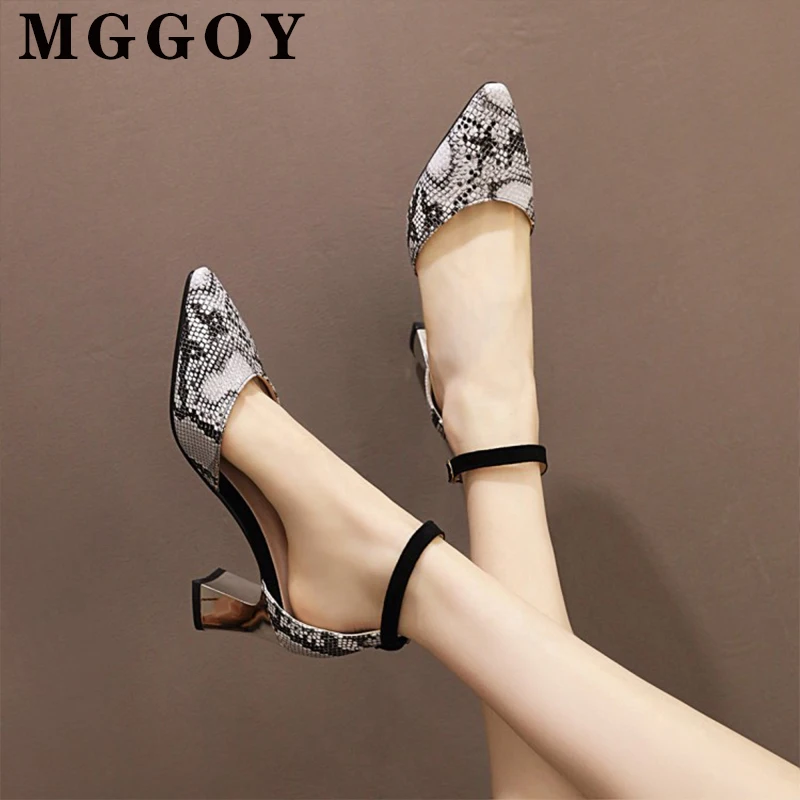

2020 New Pointed Toe Pumps Women Shoes Ankle Strap Rubber Women's Heel Shoes Serpentine Sandals Large Size Fashion Ladies Heels