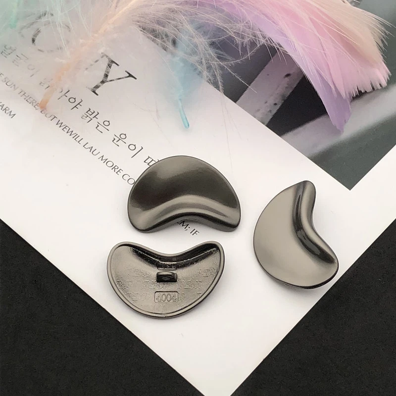 10pcs Fashion Moon Shape Metal Buttons for Clothes Black Gold Buttons for Coat Sewing Accessories Overcoat Decorative Buttons