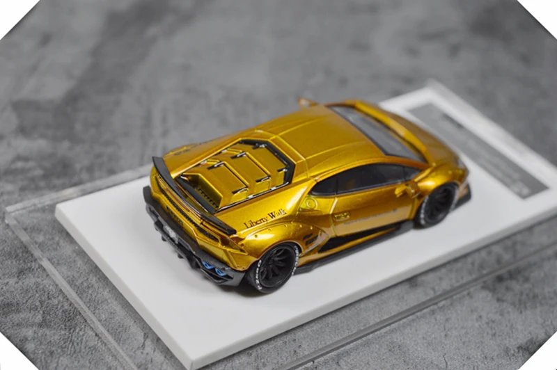 Смола Золото 1: 64 весы LP610 LB Refit модель автомобиля статическое состояние