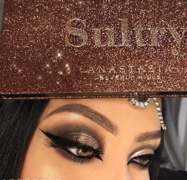 Anastasia Beverly Hills ABH Sultry 14 Smoked Eye Shadow Plate Abh Sultry Anastasia Makeup Cosmetic Soft Glam Eyeshadow Palette Anastasia Beverly Hills ABH Sultry 14 Smoked Eye Shadow Plate Abh Sultry Anastasia Makeup Cosmetic Soft Glam Eyeshadow Palette