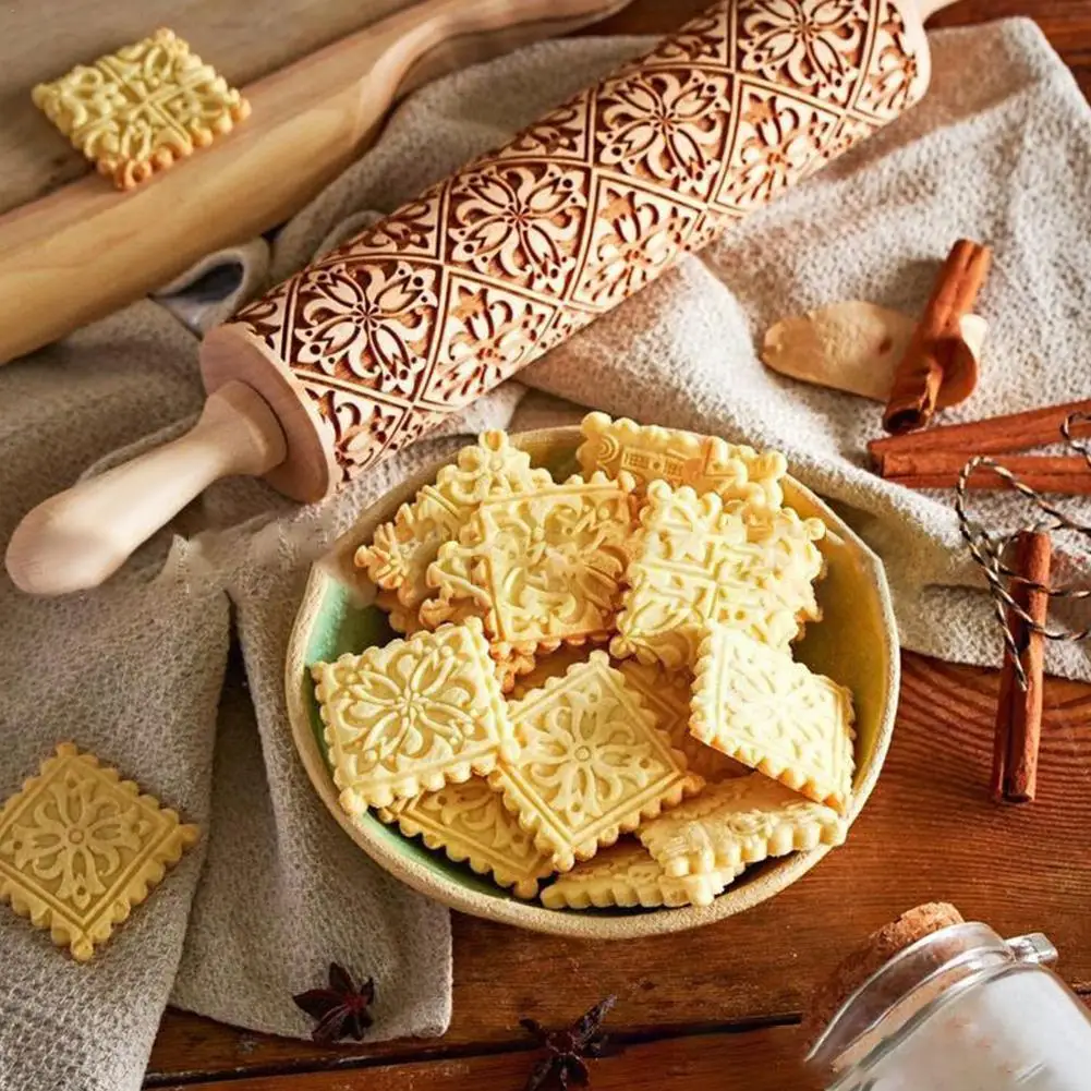 Christmas Wooden Embossing Rolling Pin Elk Snowflakes Cookies Biscuit Fondant Christmas Wooden Embossing Rolling Pin Elk Snowflakes Cookies Biscuit Fondant