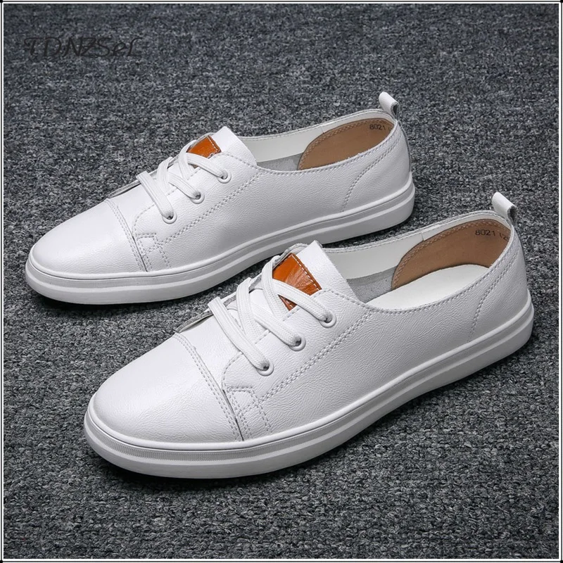 

2020 Men's Casual Cow Leather Skateboarding Shoes White Shoes Outdoors Leisure Sneakers Walking Shoes Flat Shoes Chaussure Homme