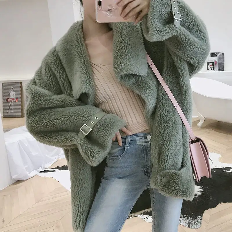 Зеленый Women Winter New Style Real Fur Coat Real Sheep Shearing Fur Jacket Female Warm Natural Wool Blends Outerwear Abrigos M141 - Цвет: Зеленый