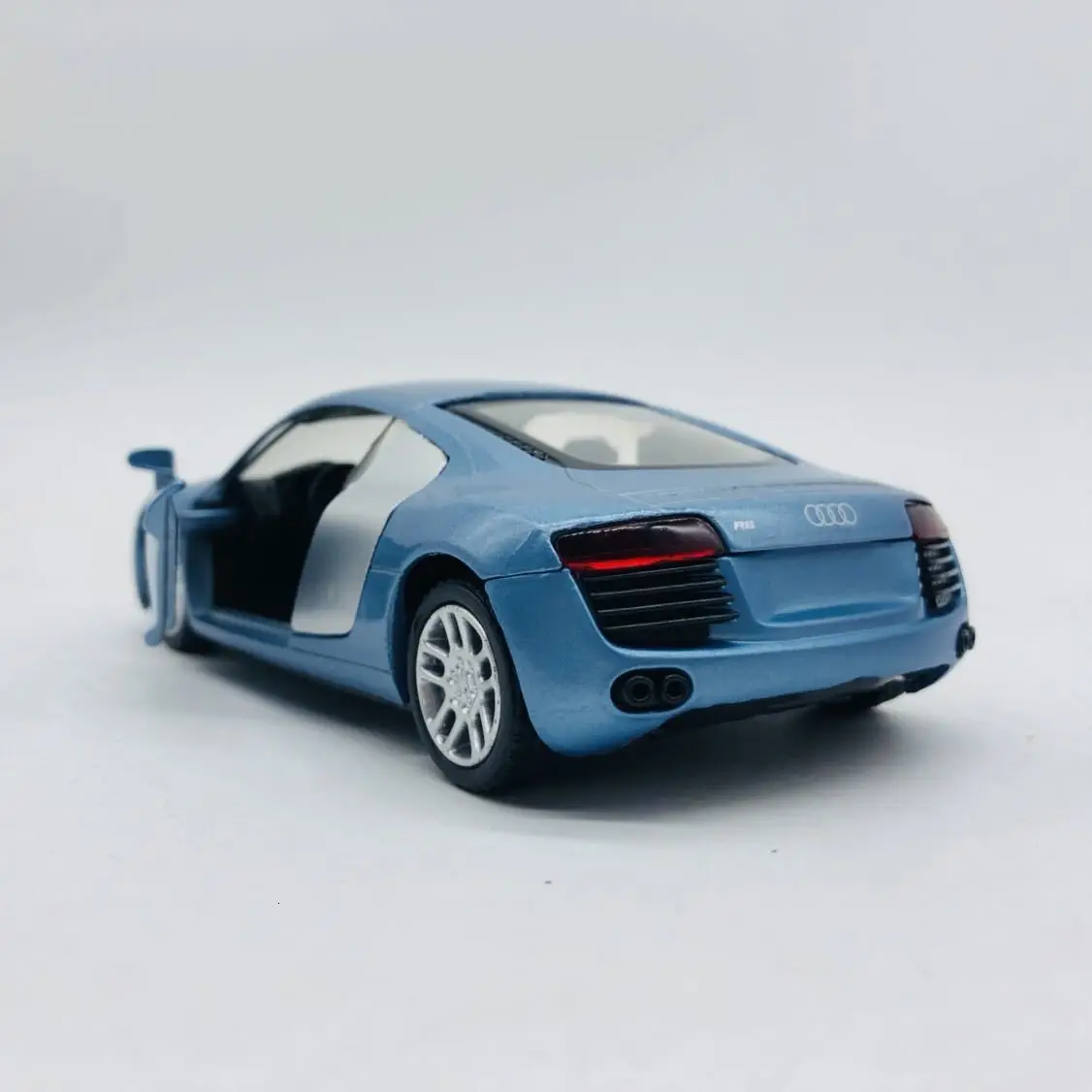 1/32 специальный литой металл немецкая Серия классический спортивный автомобиль R8 домашний дисплей коллекция моделей игрушек для детей