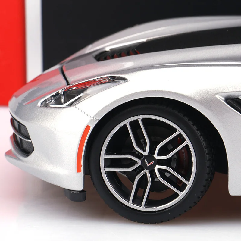 1:18 Высокая литая модель машины модель Chevrolet Corvette hardcover модель автомобиля для детей Подарки