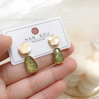 

Sweet Girl Earrings 2020 Korean Fashion New Earrings Cold Wind Frosted Sequined Resin Droplets Small Earrings Wholesale