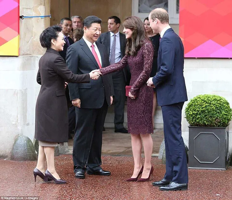 Kate Middleton, платье принцессы в английском стиле, кружевное, вязаное крючком, с выемкой, с длинным рукавом, элегантные вечерние платья, модное, офисное, женское платье